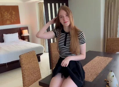 Chàng trai độc hành dụ lễ tân vào phòng địt nhau